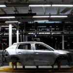 خودروسازان بدون مجوز حق افزایش قیمت ندارند