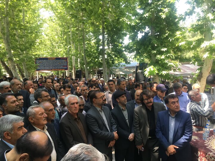 آئین وداع با پیکر هنرمند عرصه موسیقی لرستان برگزار شد