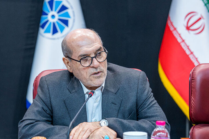 انتقاد از تعدد قانون‌ برای مسائل اقتصادی کشور؛ دولت فرماندهی اقتصادی مؤثر ندارد