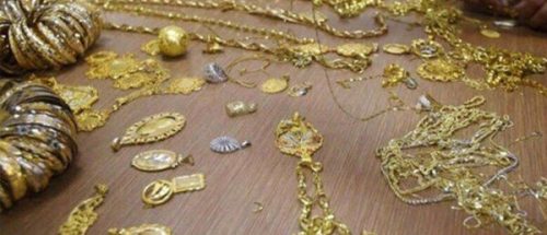 تحویل ۱.۵ کیلوگرم طلا توسط کارکنان اورژانس به صاحبانش_6a79d4b635a36.jpeg
