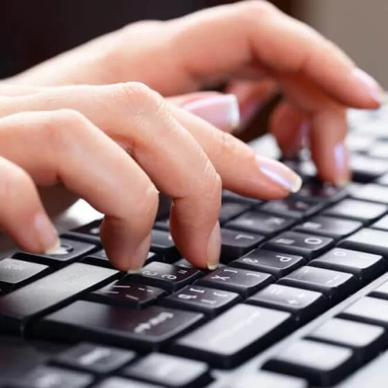 راهنمای کامل تایپ سریع ده‌انگشتی (آموزش تصویری)