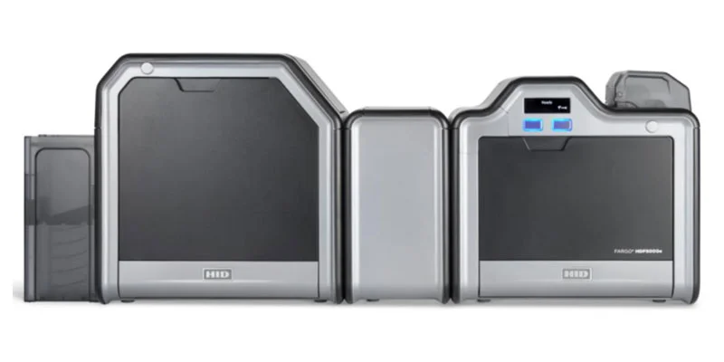 افزایش اهمیت چاپ کارت PVC در خدمات بانکی و سازمانی پرینتر فارگو