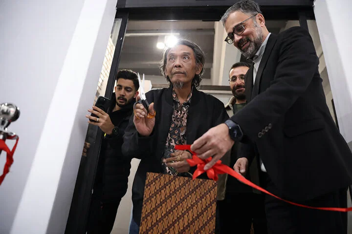 هنرمندان ۶۱ کشور به نقد جنگ ترکیبی برخاستند هنرمندان ۶۱ کشور به نقد جنگ ترکیبی برخاستند