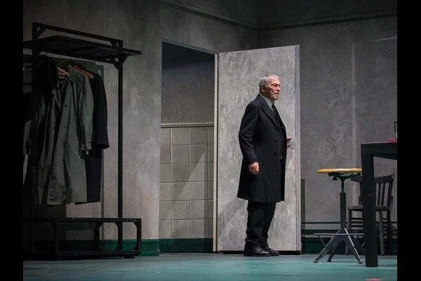 از رسیدن جایزه فجر به نمایشی از هرمزگان تا اجرایی متفاوت از متن چخوف