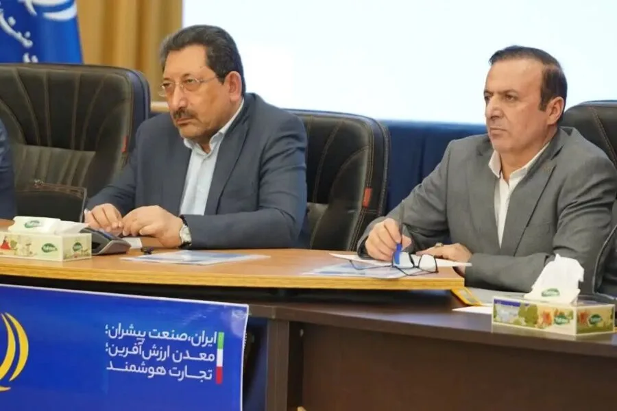 کاهش زمان تخصیص ارز به صنایع / صف طولانی ارز کوتاه می‌شود