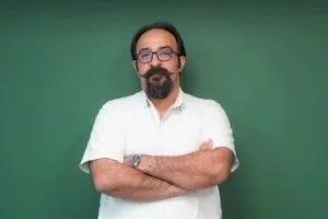 عضو سازمان نصر: اگر اینترنت تهدید امنیتی است، چرا با پرداخت هزینه بیشتر فروخته می‌شود؟
