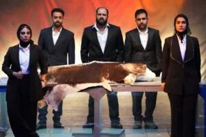 «گاوداری» و پستویی برای دفن پدر؛ برای زنده ماندن تئاتر تلاش می‌کنیم
