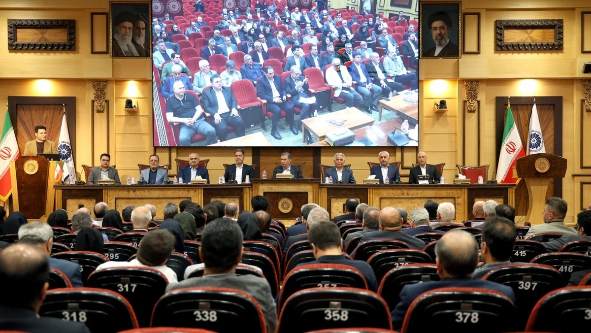 پیام صریح اتاق ایران به سیاستگذاران / حسنزاده: اقتصاد با تصمیمهای جزیرهای نجات پیدا نمیکند پیام صریح اتاق ایران به سیاستگذاران / حسنزاده: اقتصاد با تصمیمهای جزیرهای نجات پیدا نمیکند